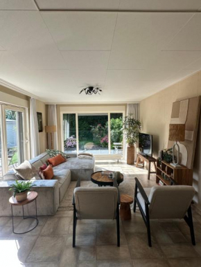 Luxe Chalet De Bosrand Dichtbij Zee